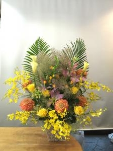 御祝のアレンジメント|「フローリスト花枝」　（沖縄県那覇市の花屋）のブログ
